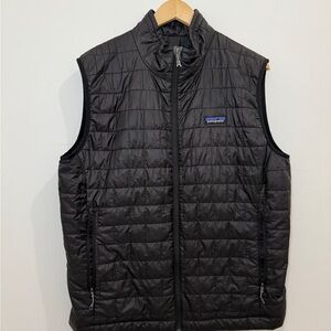 Patagonia Men's Black Quilted Vest